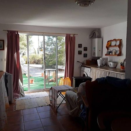 2-Bed Apartment - Sleeps 3 - Parking - Near อัลบ็อกซ์ ภายนอก รูปภาพ