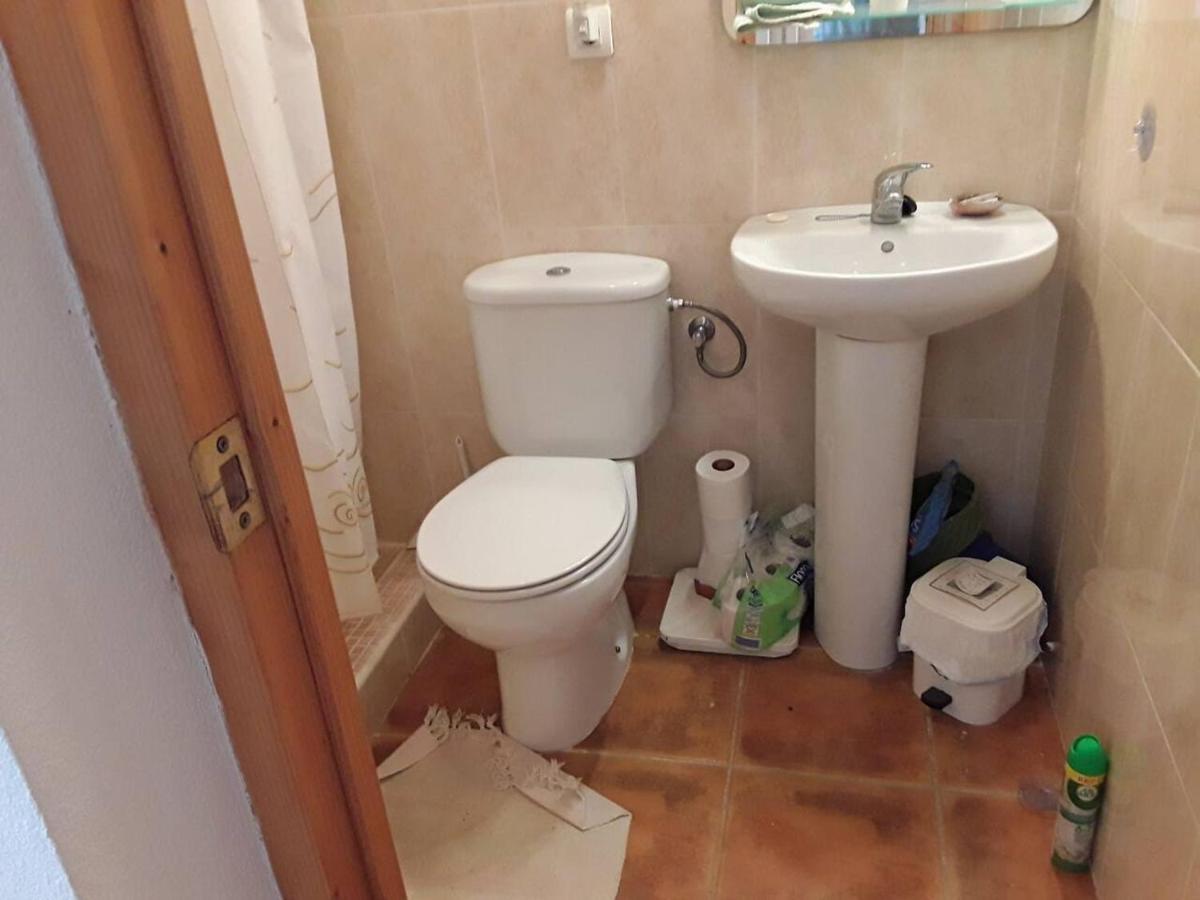 2-Bed Apartment - Sleeps 3 - Parking - Near อัลบ็อกซ์ ภายนอก รูปภาพ